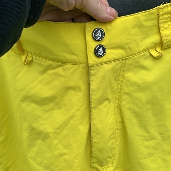 Volcom Youth Snowboard Pants - Picture 3 of 17